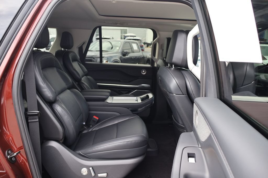 New 2027 Lincoln Navigator L Reserve AWD/4WD image 25