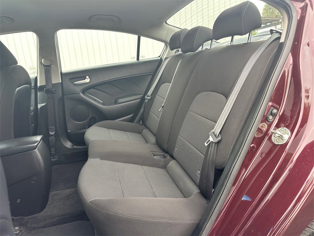 Used 2018 Kia Forte LX image 11