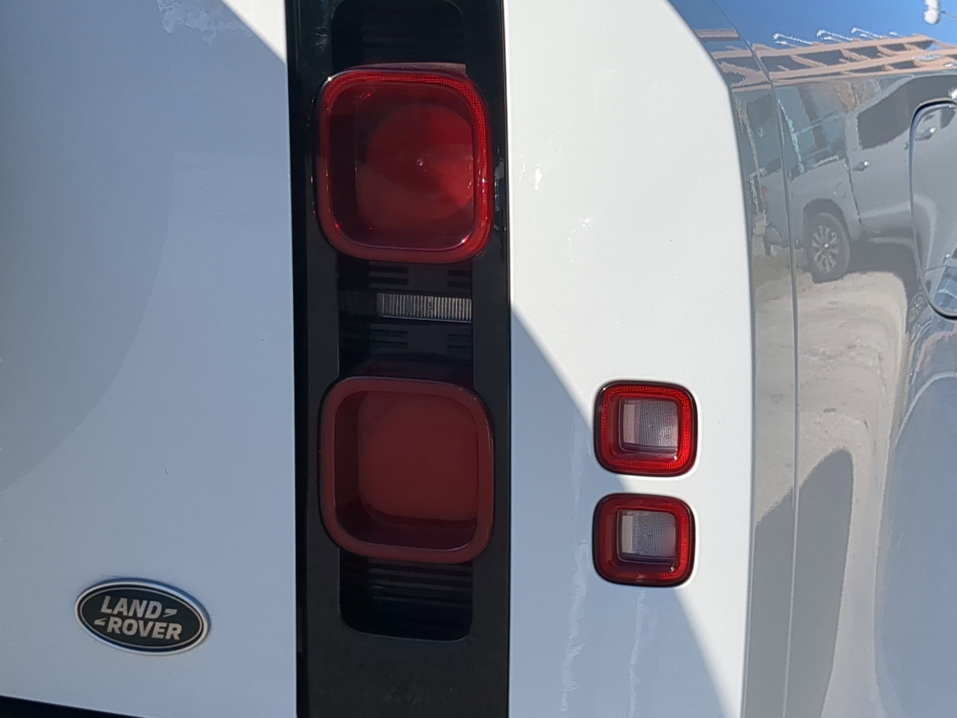 Used 2022 Land Rover Defender 110 SE image 37