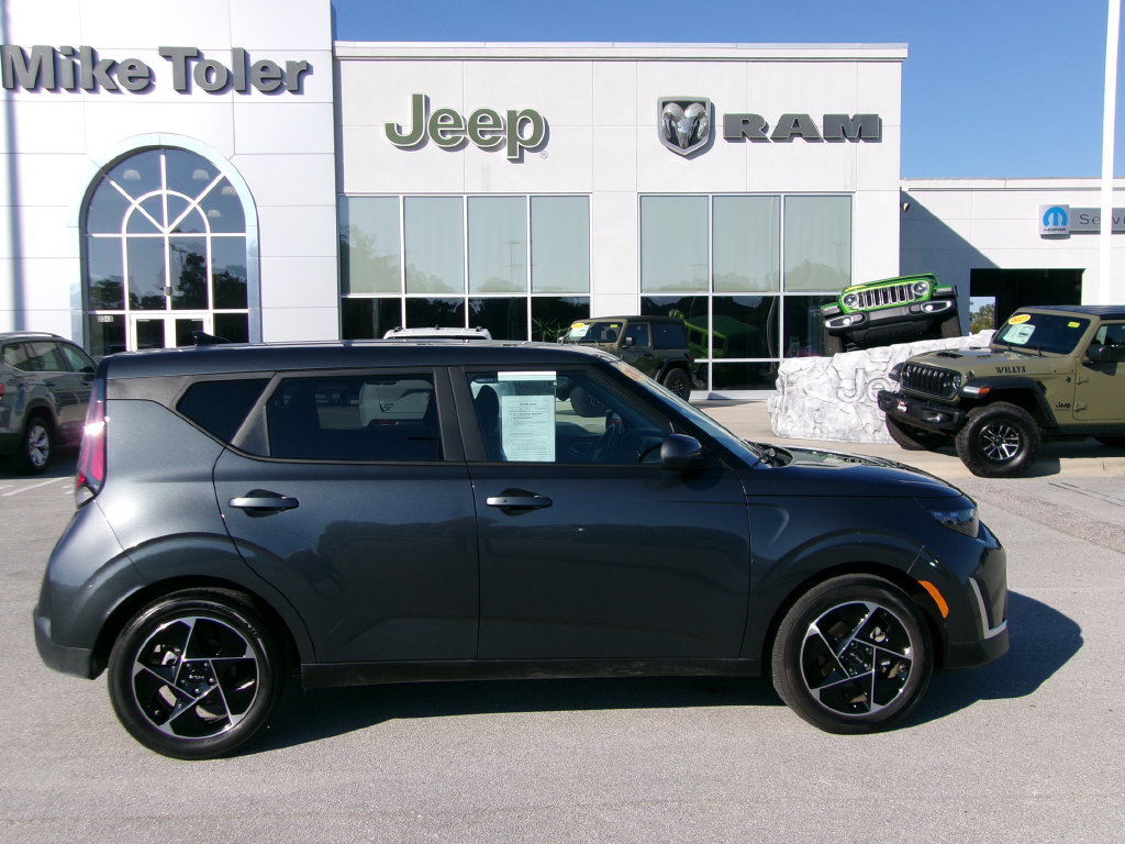Used 2025 Kia Soul EX FWD image 4