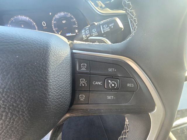 Used 2025 Jeep Grand Cherokee Altitude AWD/4WD image 18