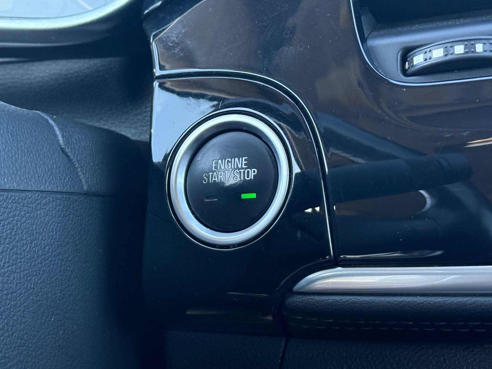 Used 2019 Buick Encore Essence image 31