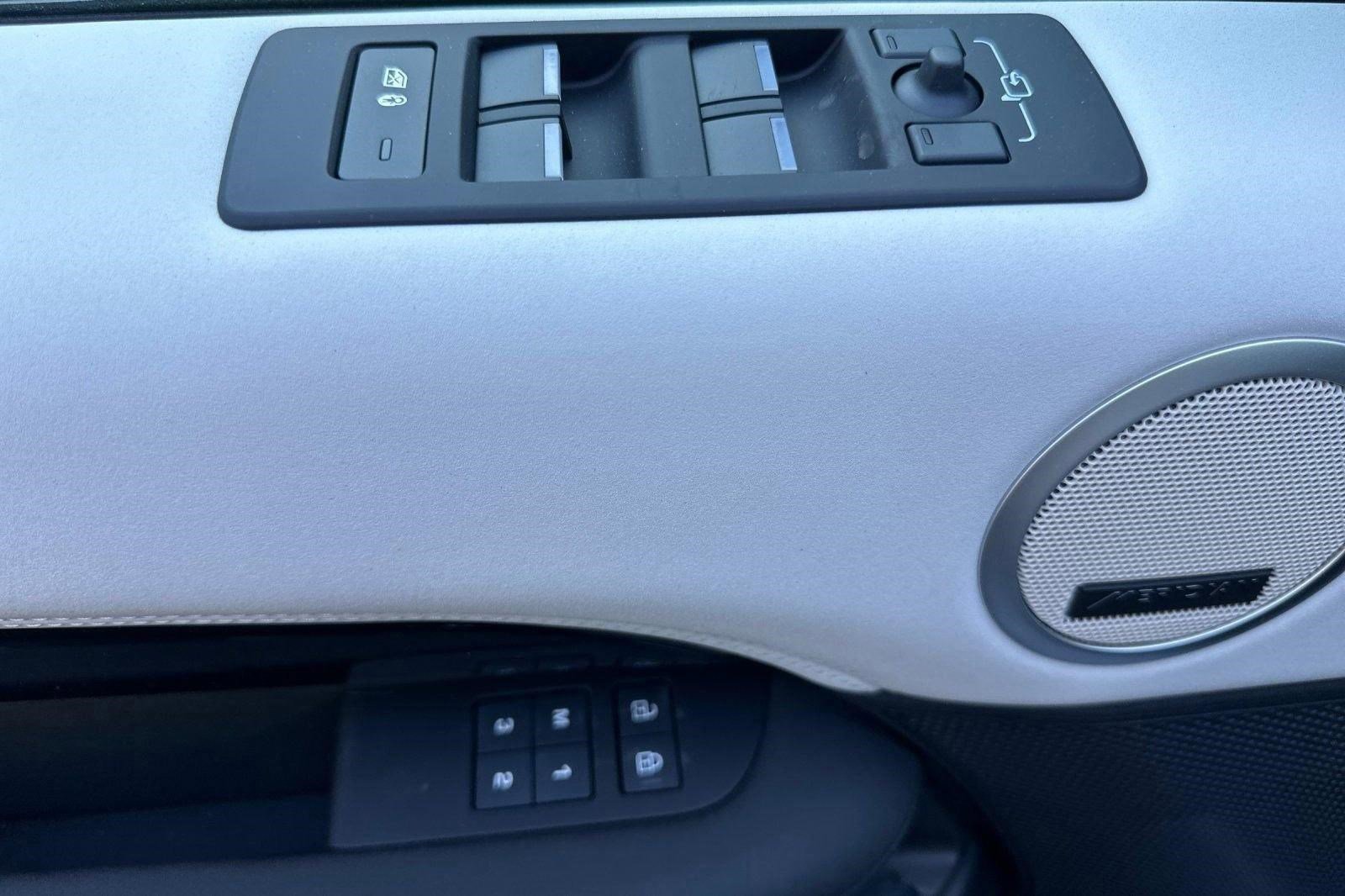 New 2026 Land Rover Discovery S AWD/4WD image 13