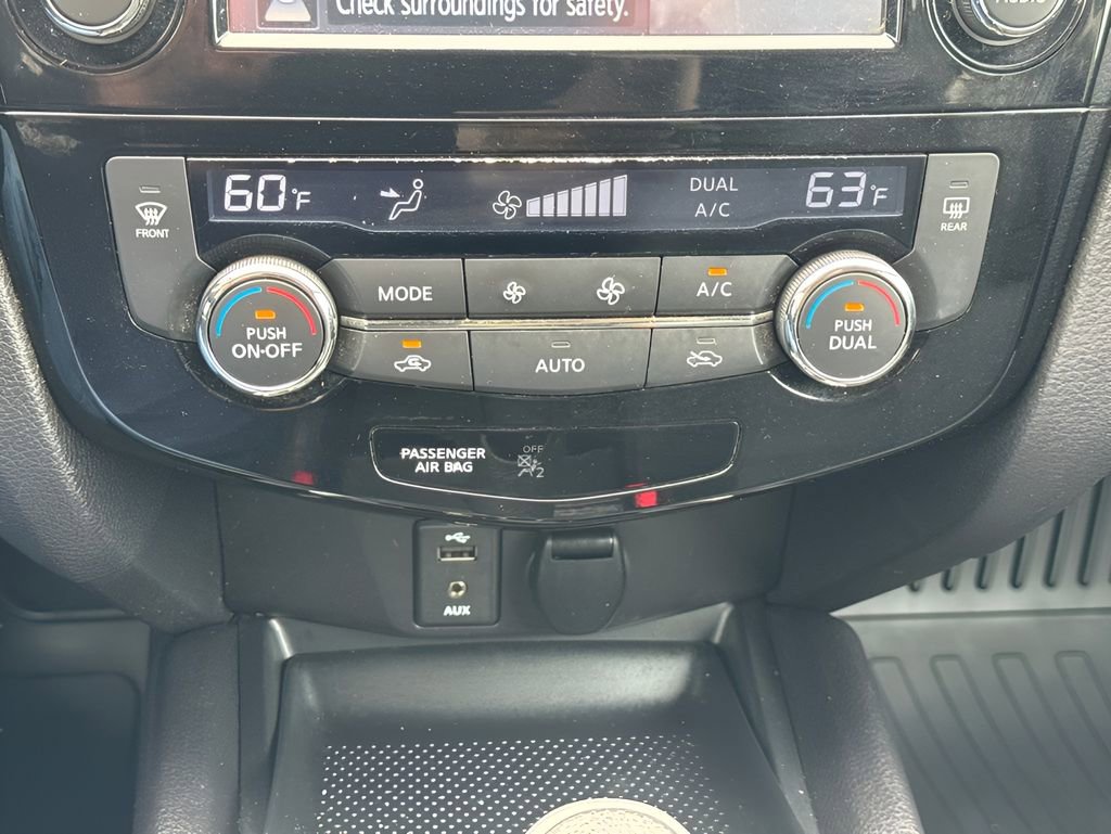Used 2015 Nissan Rogue SL FWD image 20