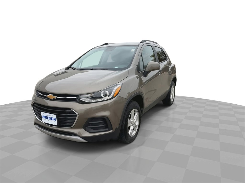 Used 2022 Chevrolet Trax LT w/ LT Convenience Package image 4