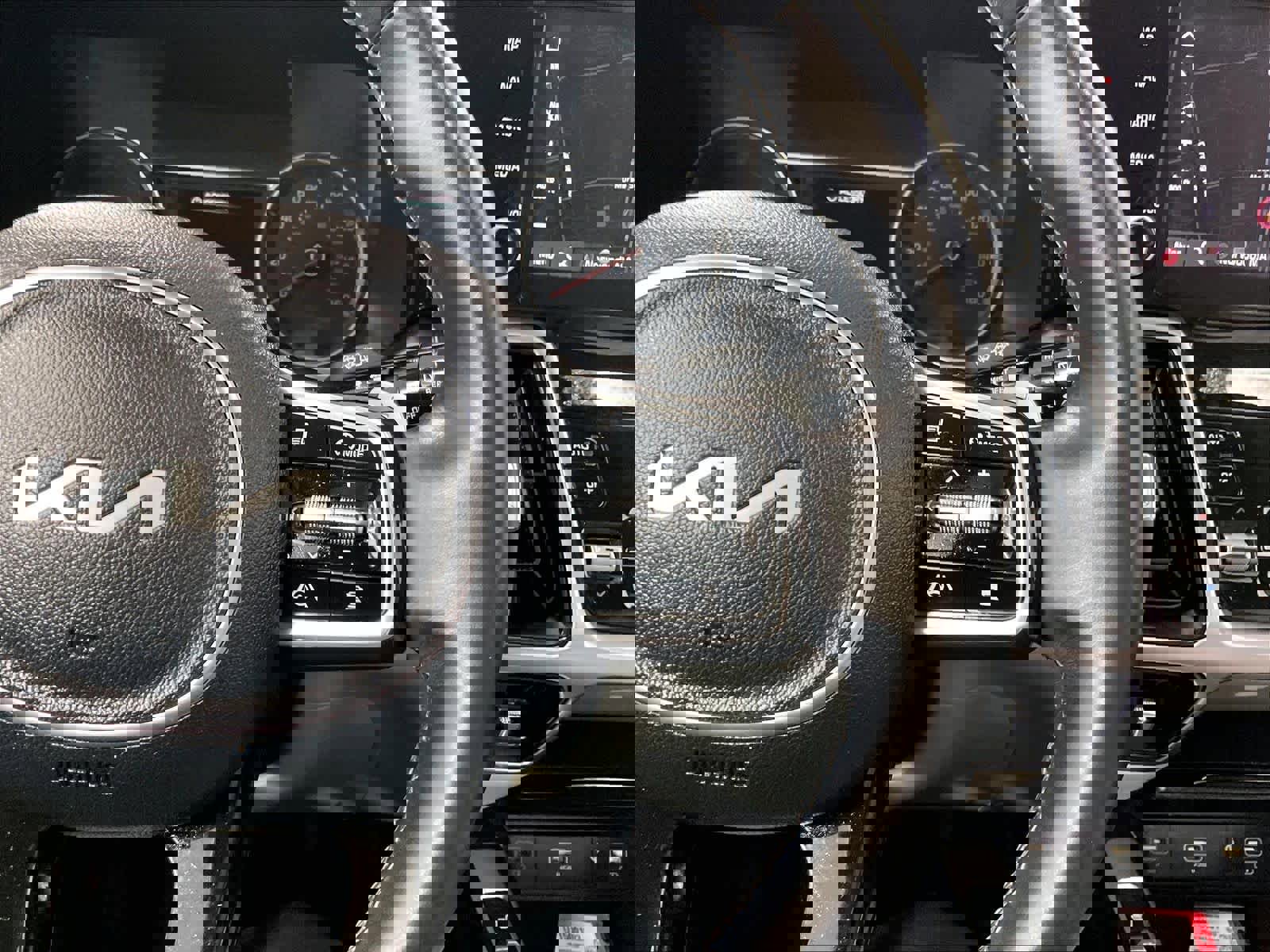 Used 2023 Kia Sorento EX w/ Panoramic Sunroof Package image 24