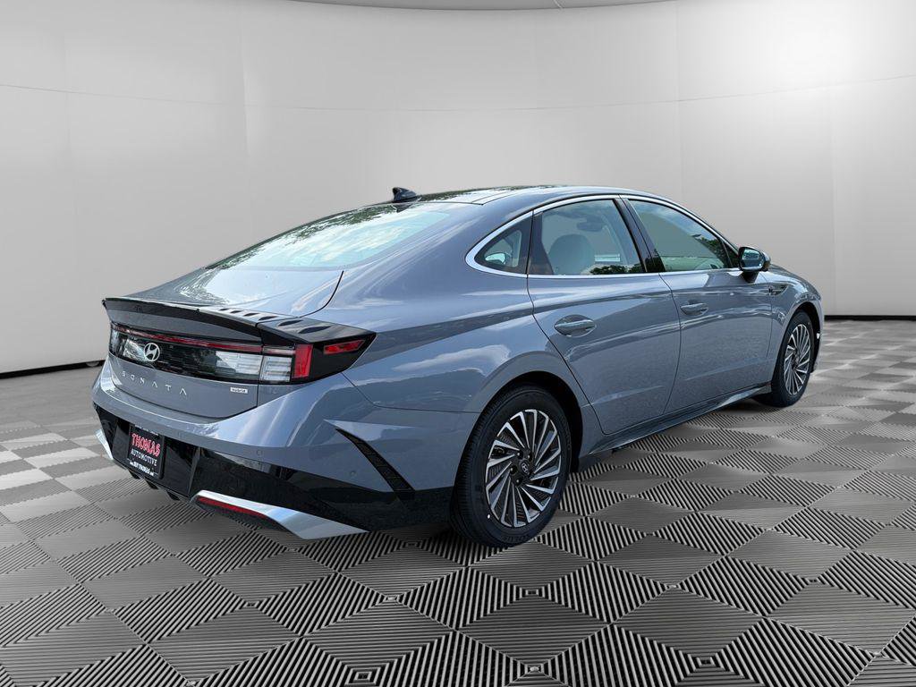 New 2025 Hyundai Sonata Limited image 7
