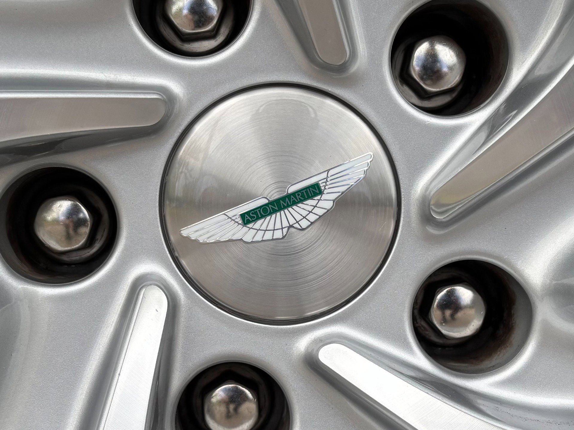 Used 2020 Aston Martin V8 Vantage Coupe RWD image 40