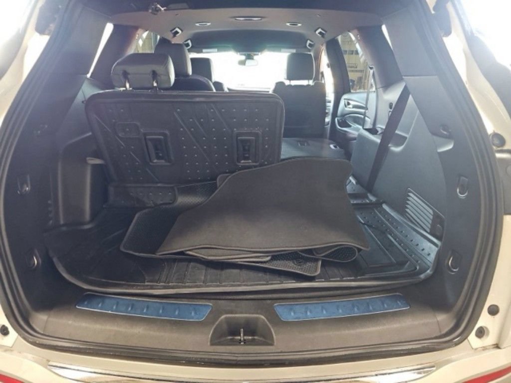 Used 2023 Buick Enclave Essence AWD/4WD image 18