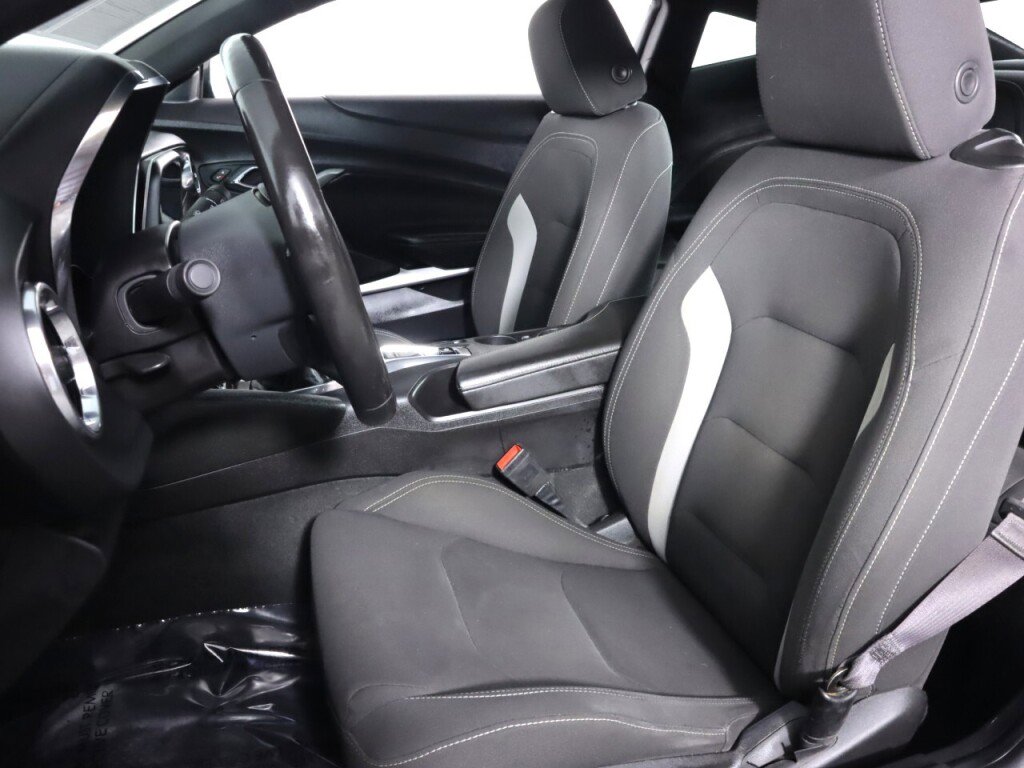 Used 2016 Chevrolet Camaro LT w/ Technology Package image 28