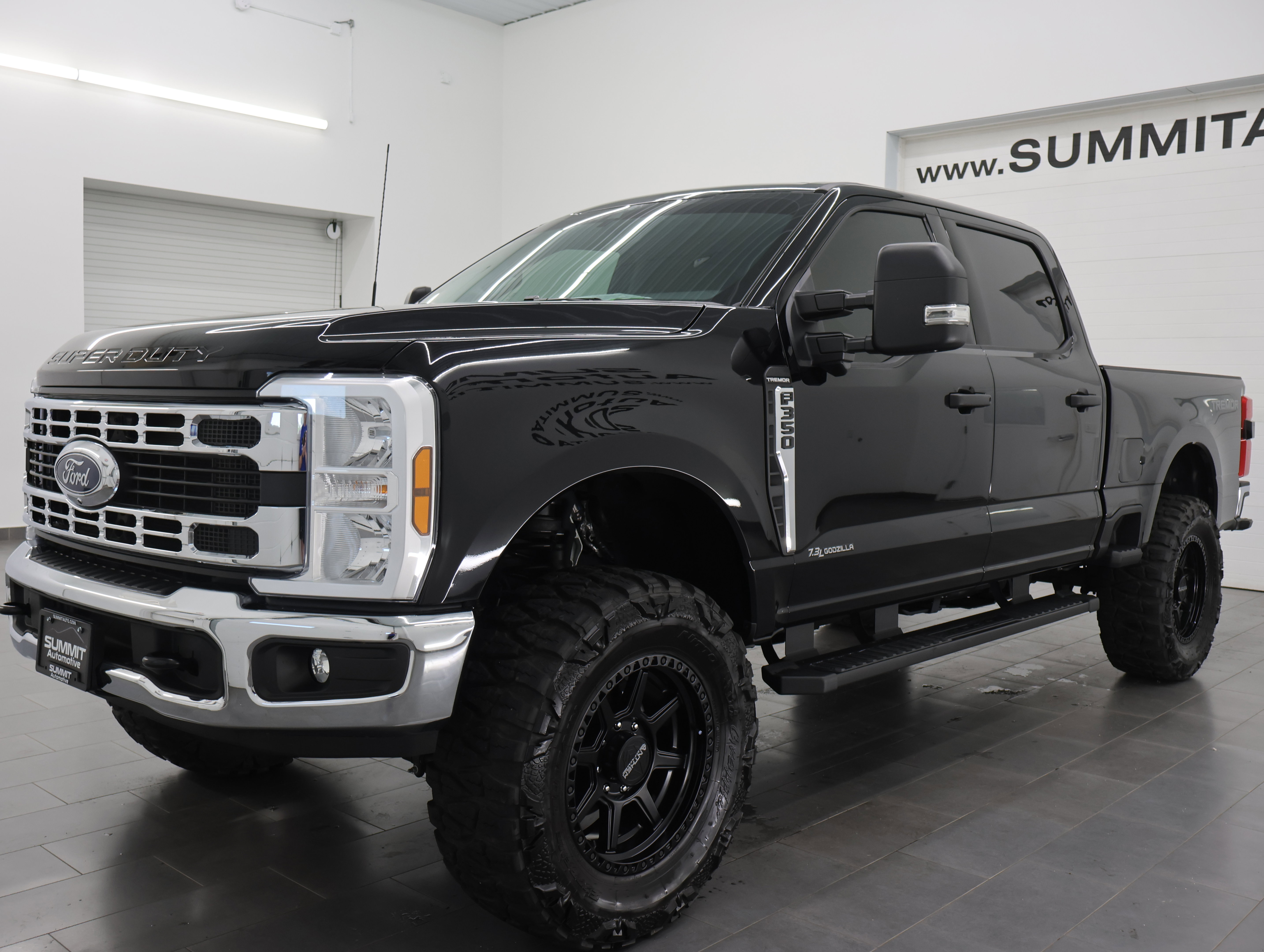 Used 2025 Ford F350 XLT w/ Tremor Off-Road Package AWD/4WD image 7
