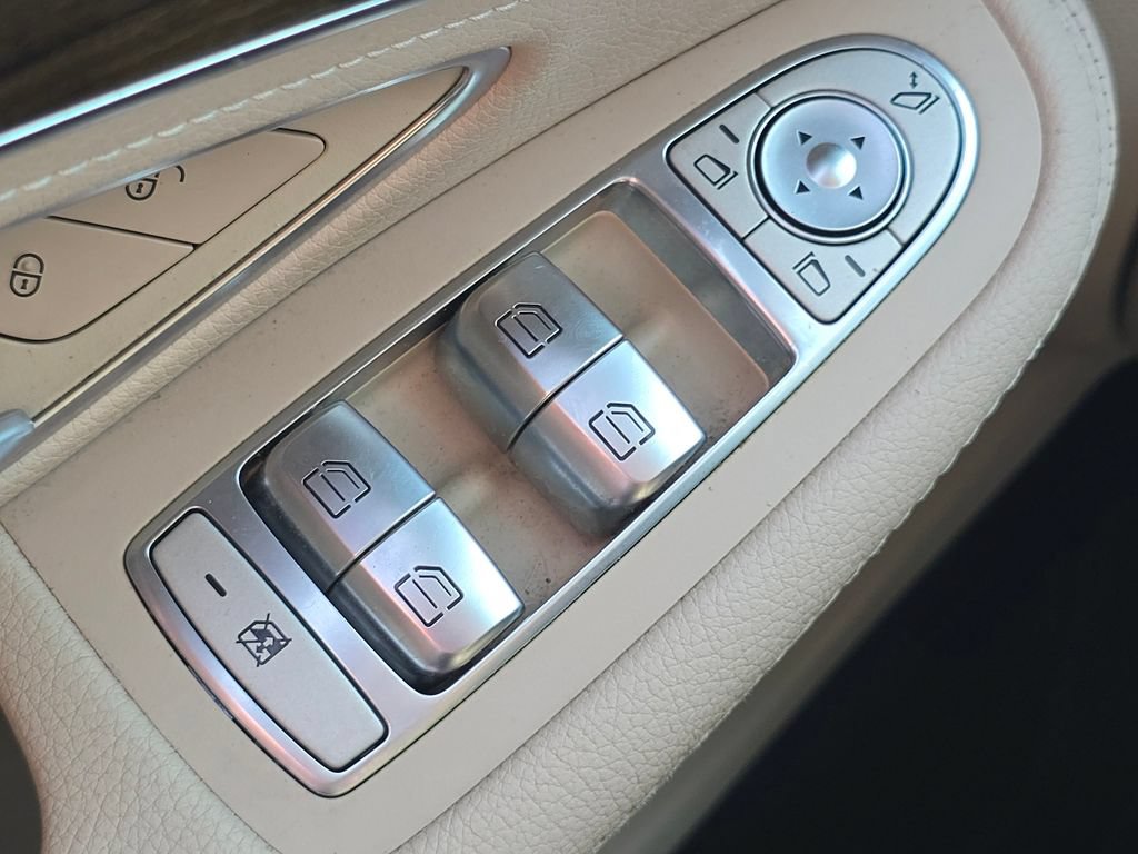 Used 2015 Mercedes-Benz C 300 4MATIC Sedan image 24