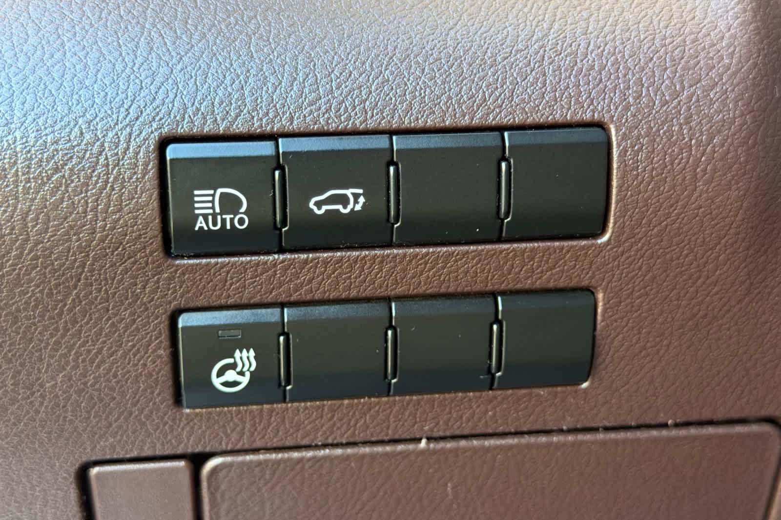 Used 2020 Lexus RX 350L FWD w/ Premium Package image 32