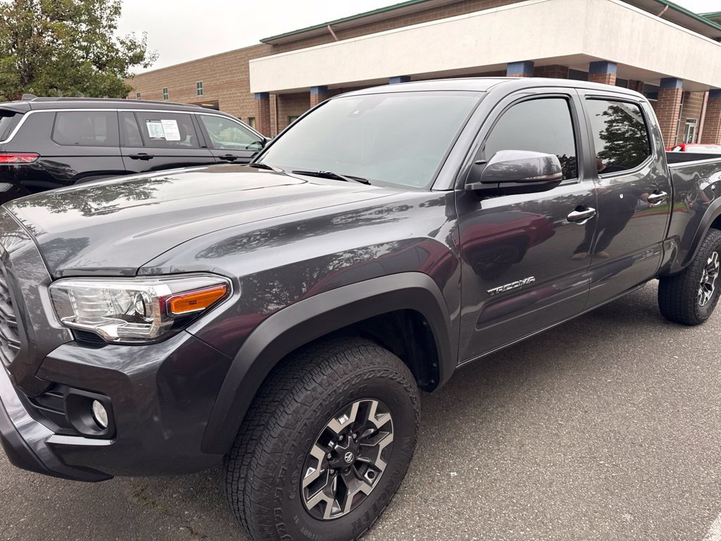Used 2022 Toyota Tacoma TRD Off-Road AWD/4WD image 6