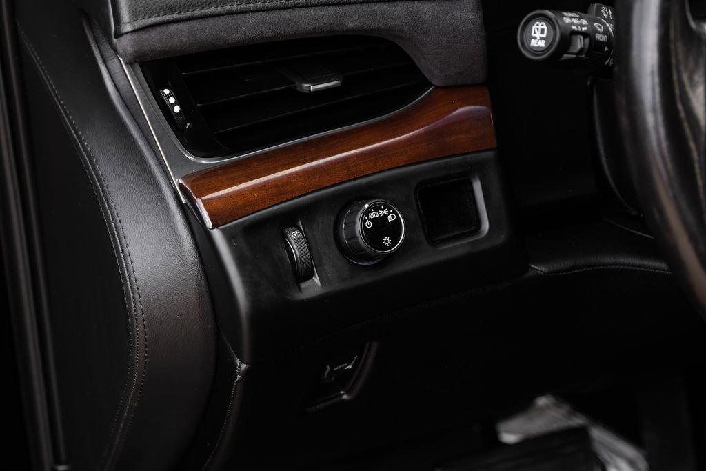 Used 2019 Cadillac Escalade Premium Luxury w/ LPO, Radiant Package RWD image 26