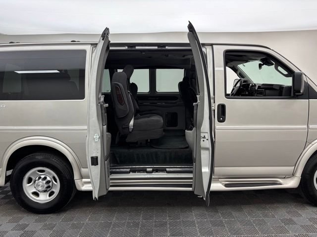 Used 2019 Chevrolet Express 2500 RWD image 7