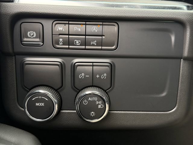 Used 2025 Chevrolet Tahoe LS image 22