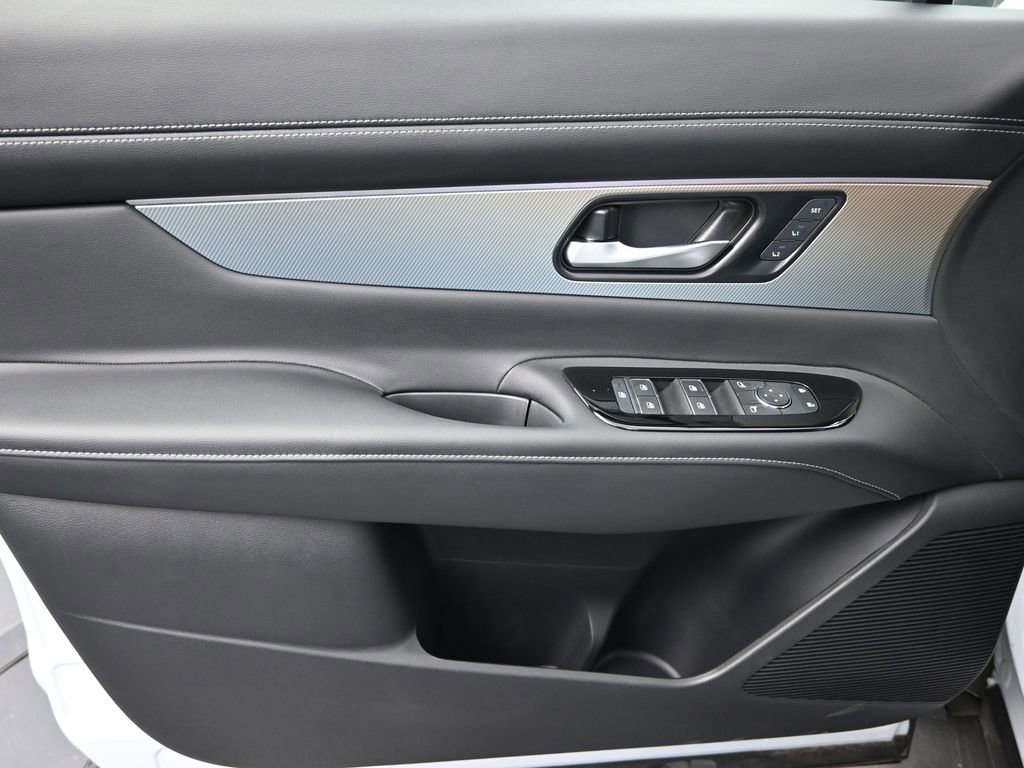 Used 2025 Nissan Murano SL image 14