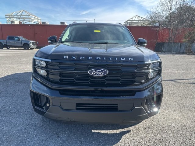 New 2025 Ford Expedition Active image 8