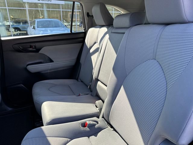 Used 2023 Toyota Highlander LE AWD/4WD image 30