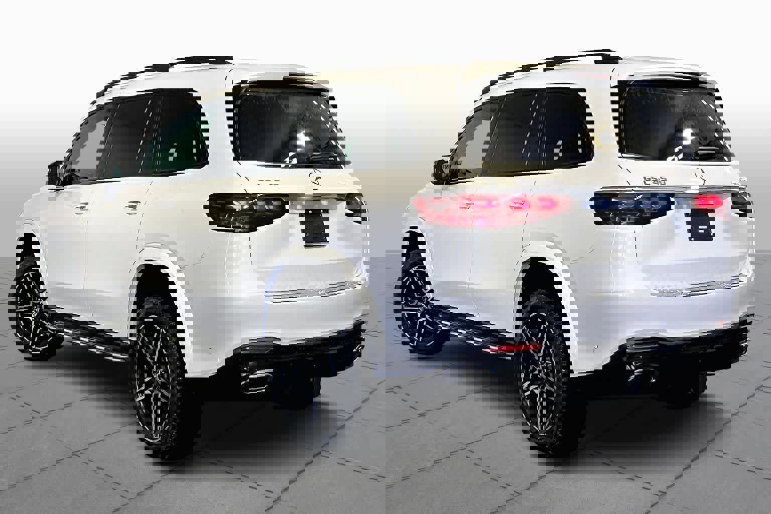 New 2026 Mercedes-Benz GLS 450 4MATIC image 3