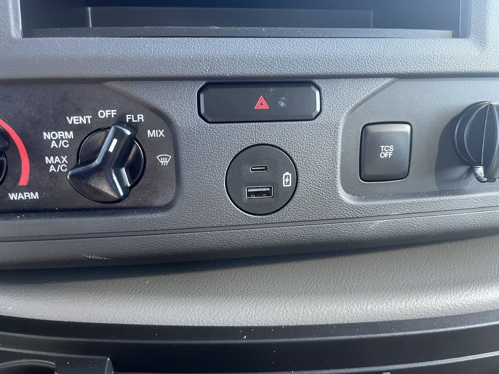 New 2024 Ford E-450 and Econoline 450 Super Duty w/ Power Windows & Locks Group image 26