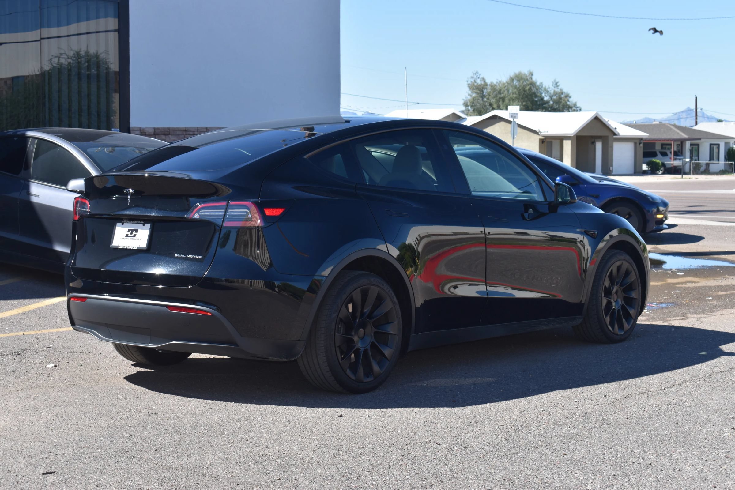 Used 2025 Tesla Model Y Long Range AWD/4WD image 8