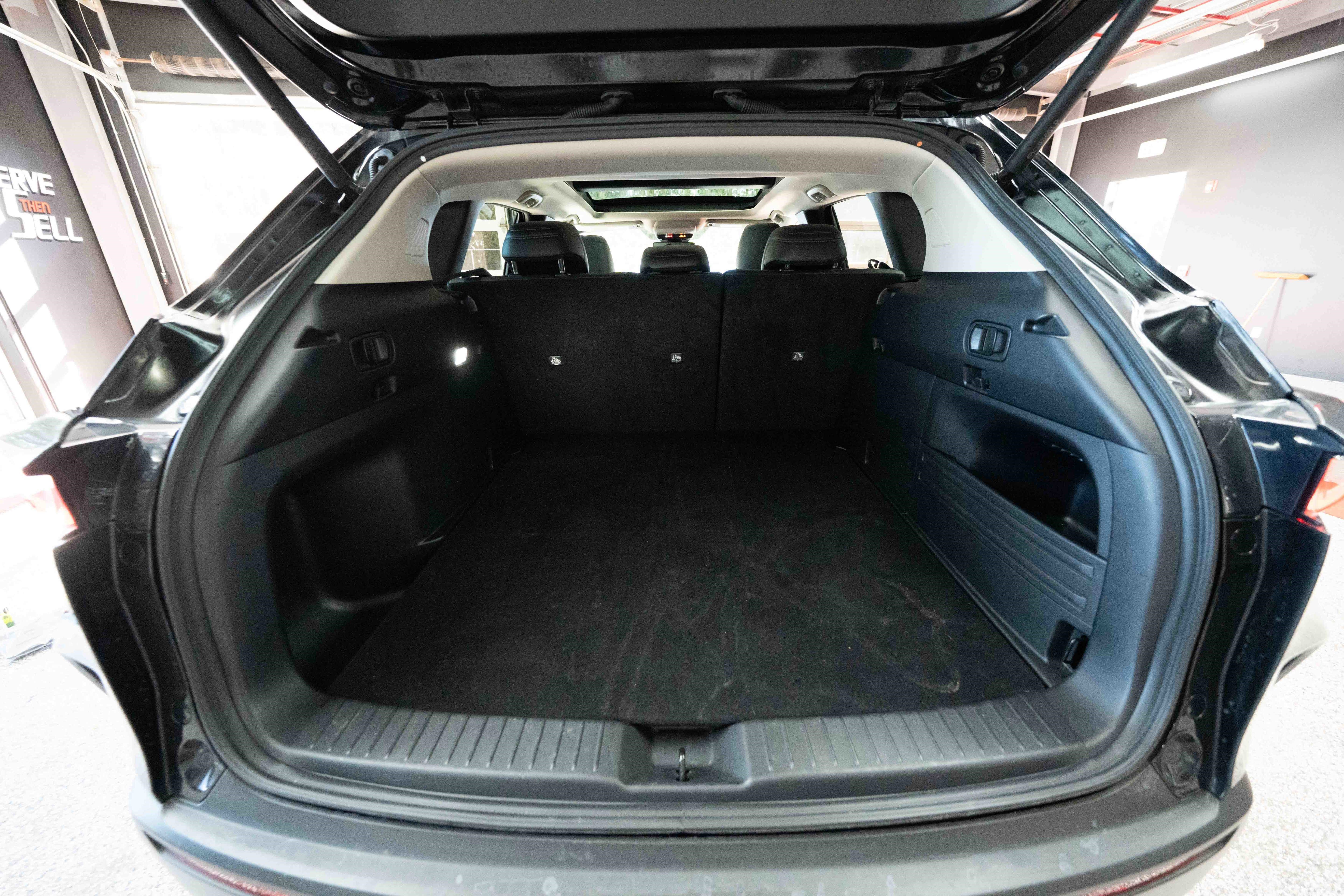 Used 2025 MAZDA CX-50 AWD 2.5 Hybrid w/ Premium Pkg image 28