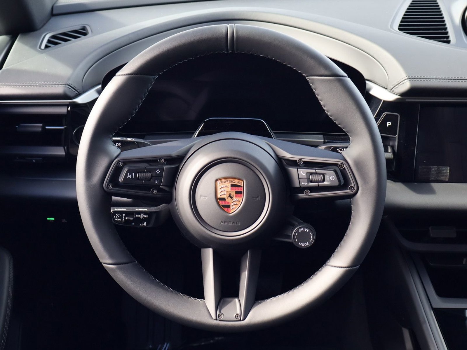 New 2026 Porsche Macan Electric RWD image 15