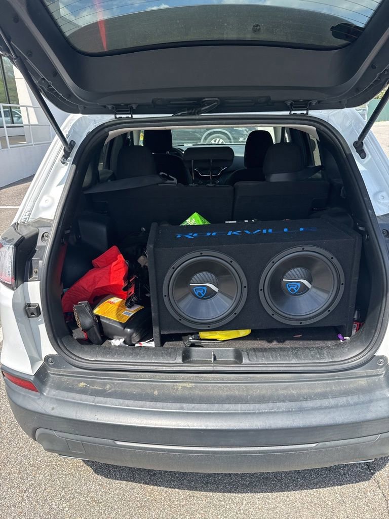 Used 2019 Jeep Cherokee Latitude w/ Popular Appearance Group image 19