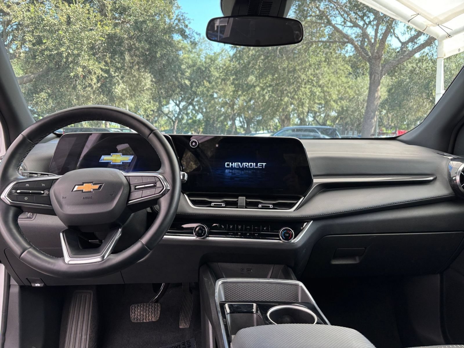 Used 2025 Chevrolet Equinox LT FWD image 32