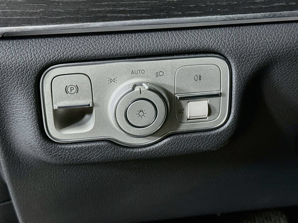 Used 2025 Mercedes-Benz GLE 350 4MATIC image 10