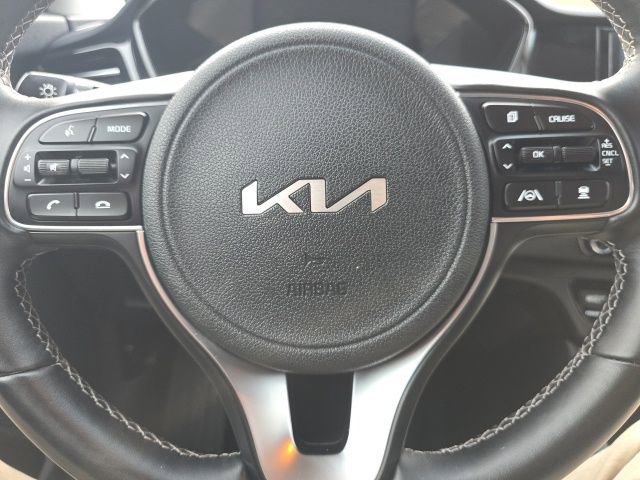 Used 2022 Kia Niro EX image 28