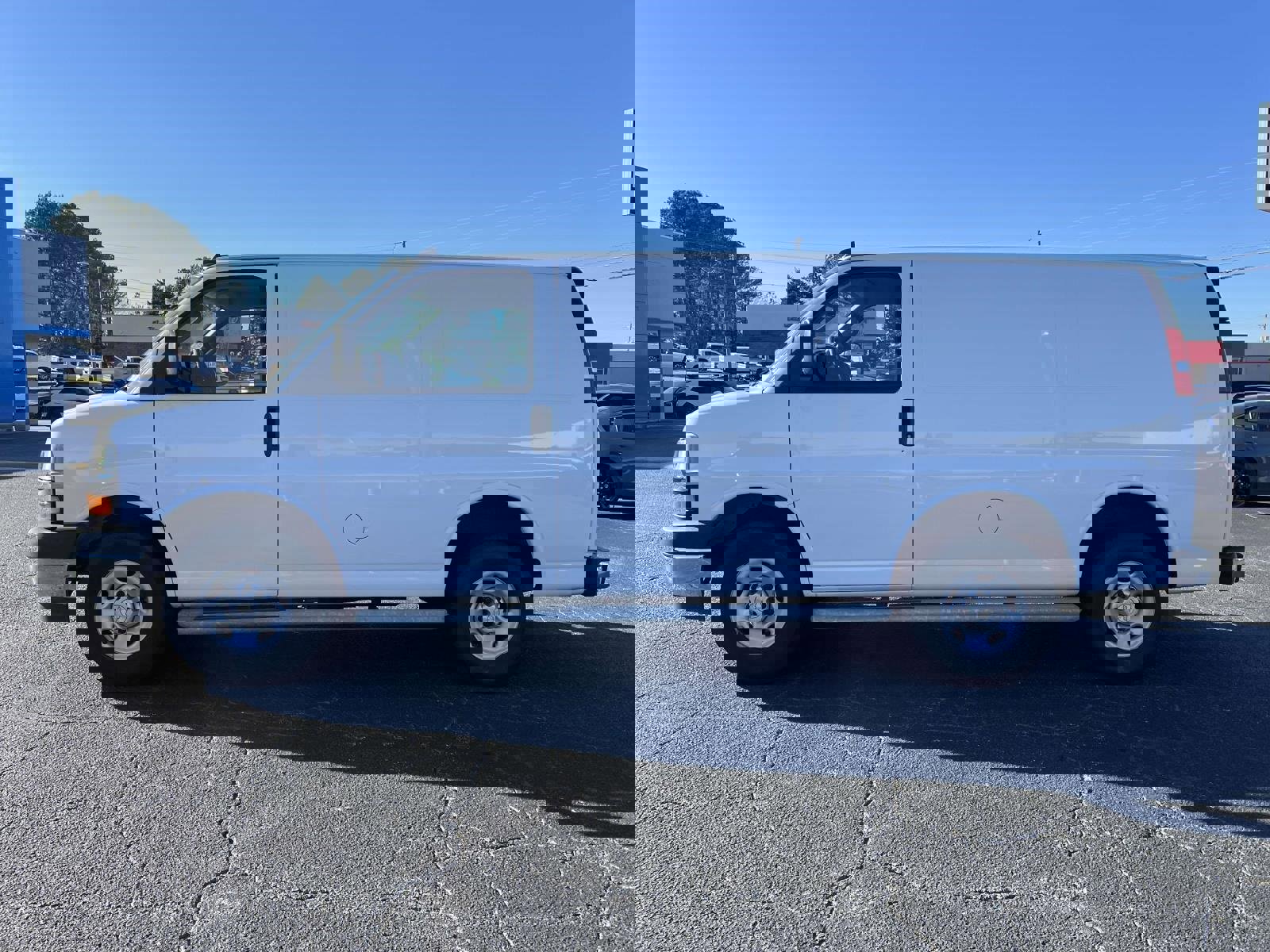 Used 2024 Chevrolet Express 2500 w/ Driver Convenience Package image 6