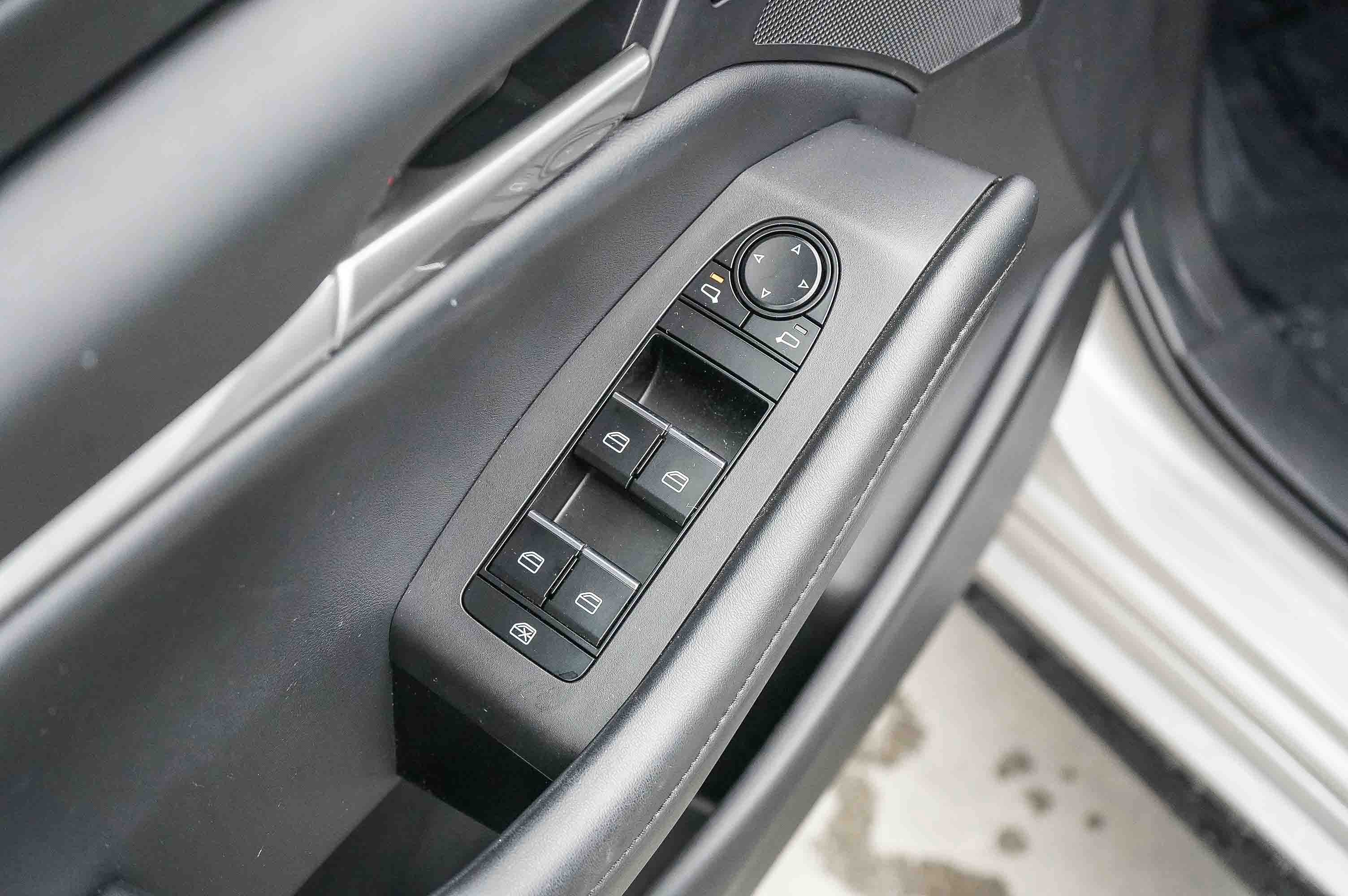 Used 2023 MAZDA MAZDA3 s image 20