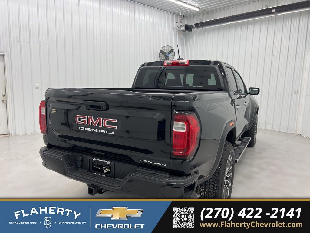 Used 2024 GMC Canyon Denali image 3