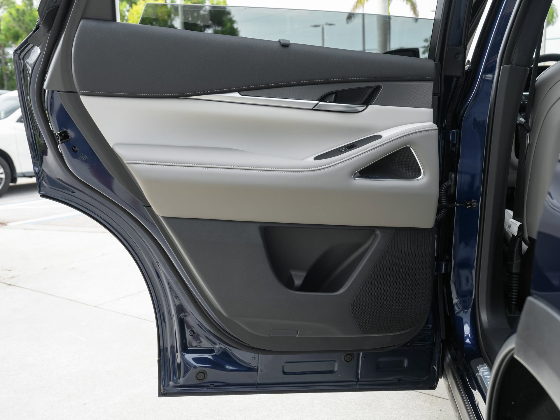 Certified 2026 INFINITI QX60 Luxe w/ Cargo Package FWD image 31