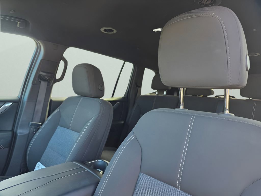 Used 2025 GMC Acadia Elevation FWD image 13