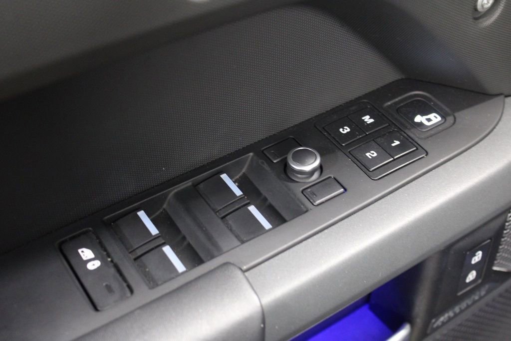 Used 2020 Land Rover Defender 110 X AWD/4WD image 16