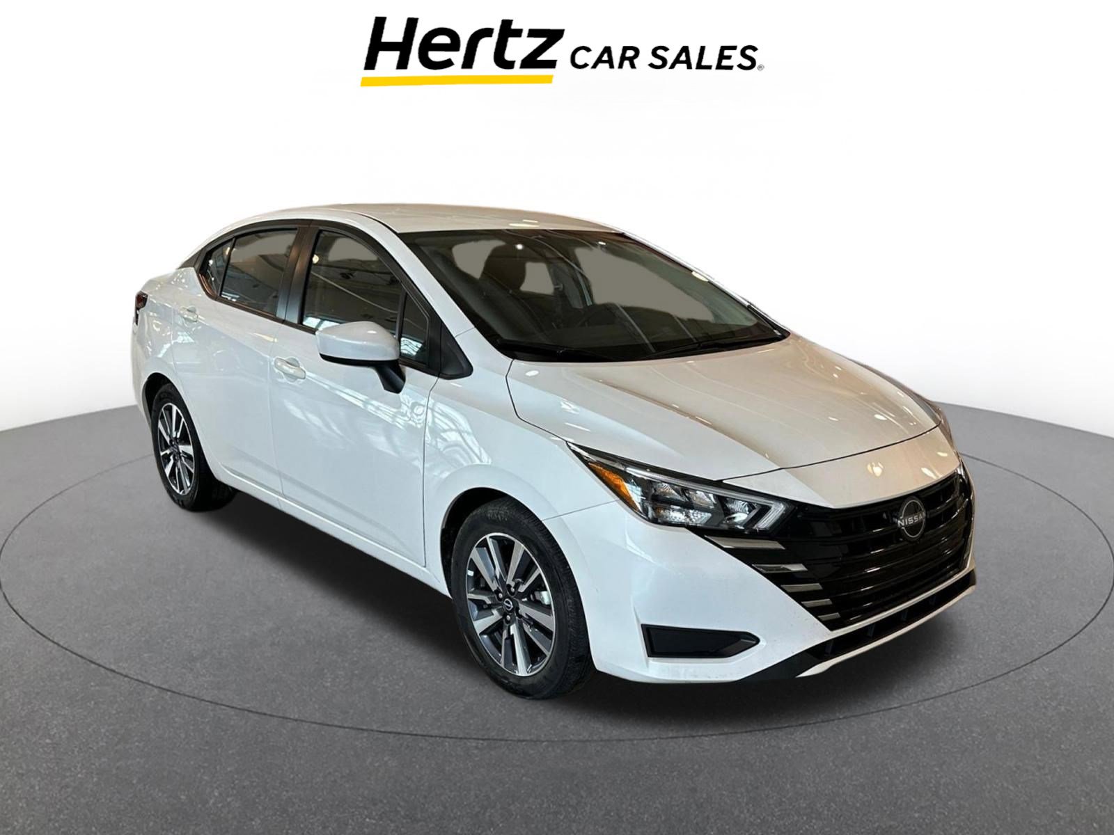 Used 2025 Nissan Versa SV image 1