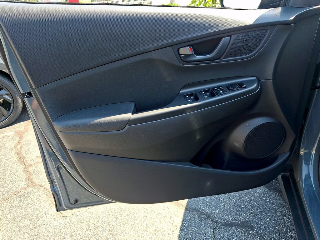 Used 2022 Hyundai Kona SE FWD image 12