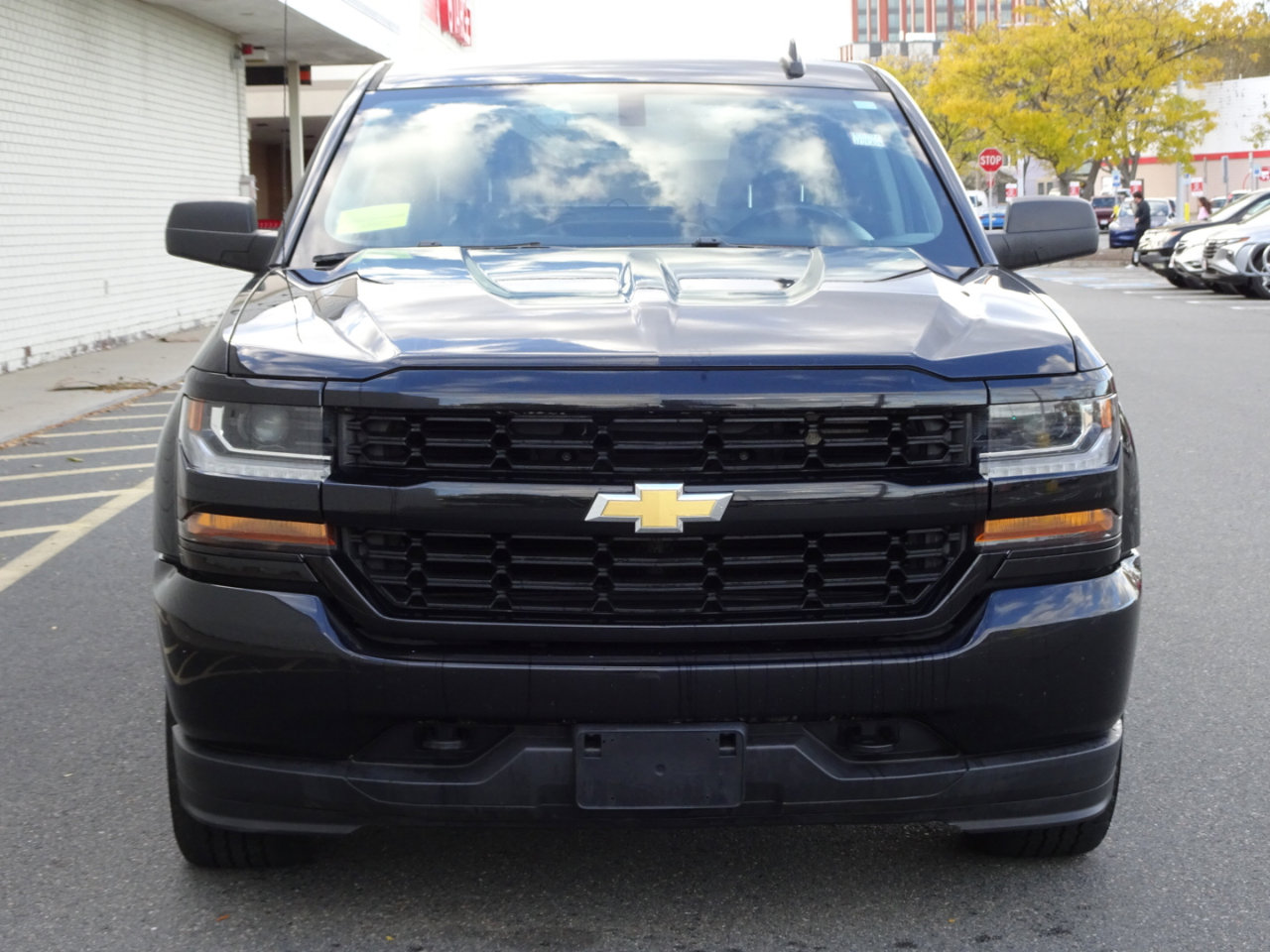 Used 2018 Chevrolet Silverado 1500 Custom w/ Custom Value Package image 2