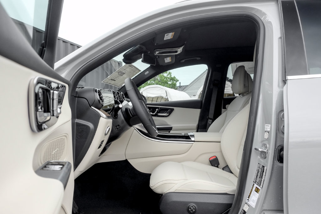 Used 2026 Mercedes-Benz GLC 300 4MATIC image 11