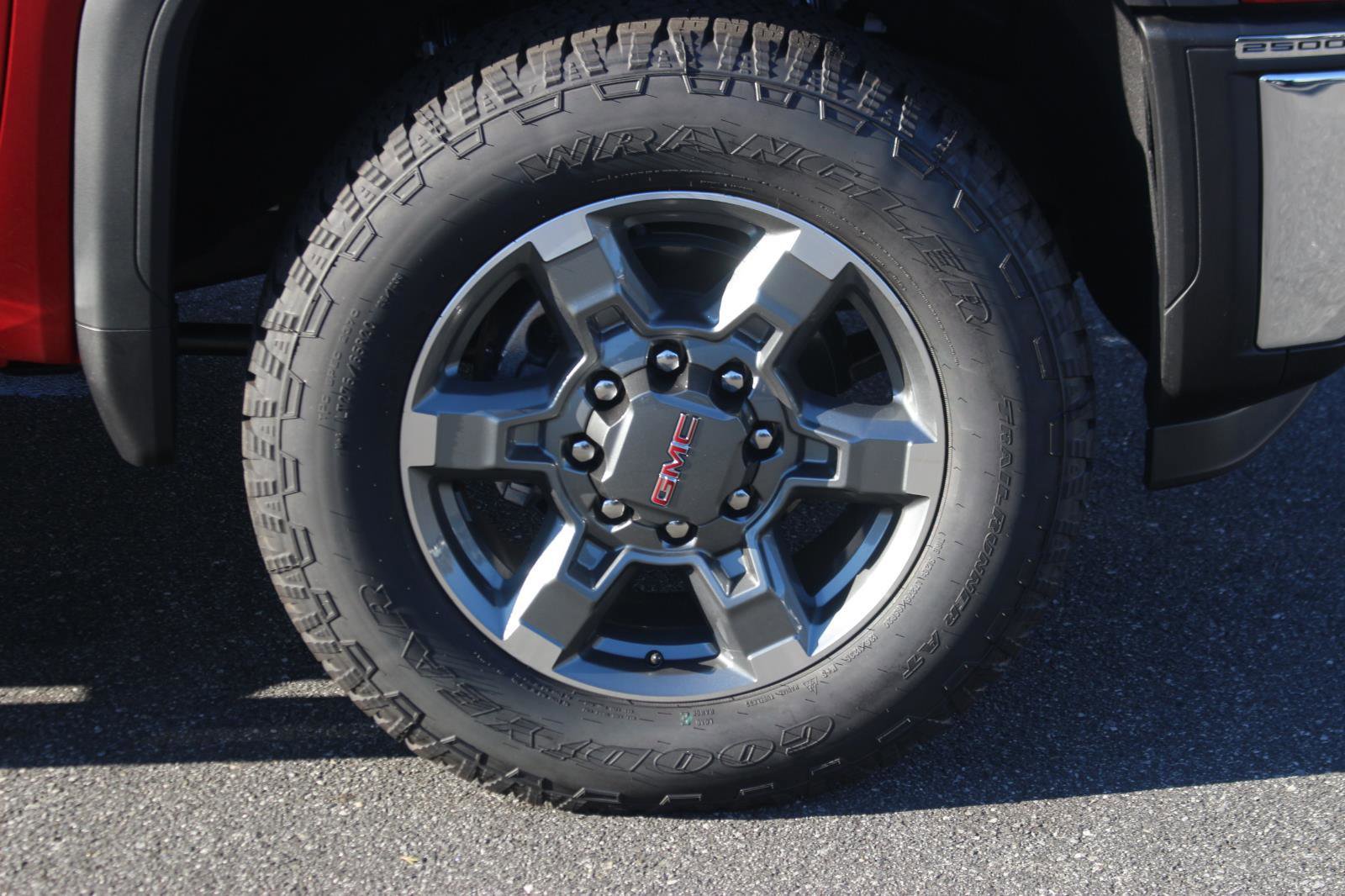 New 2025 GMC Sierra 2500 SLT w/ SLT Premium Package image 9