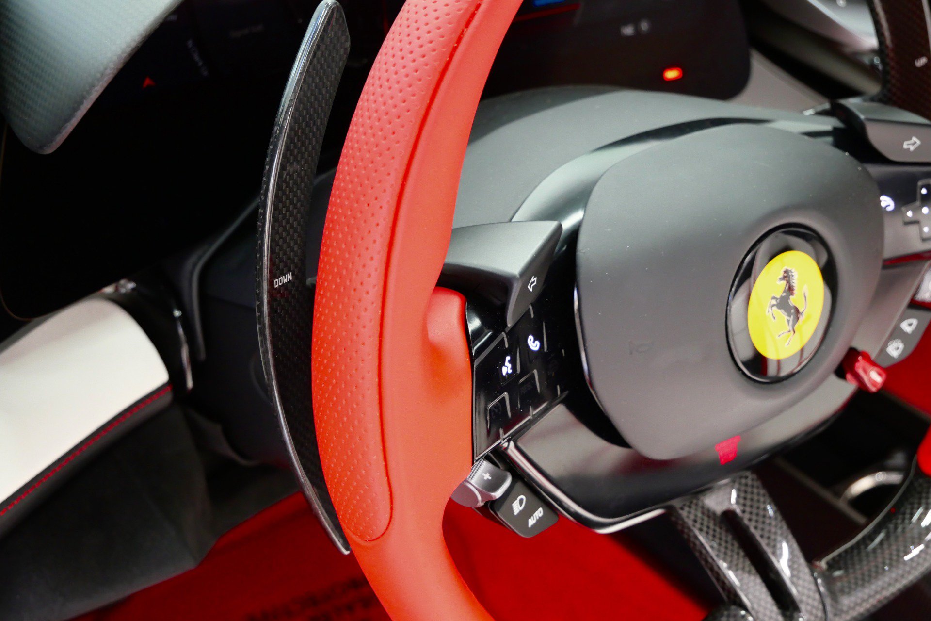 Used 2025 Ferrari SF90 Spider AWD/4WD image 30