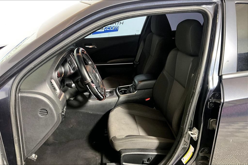 Used 2019 Dodge Charger SXT RWD image 20