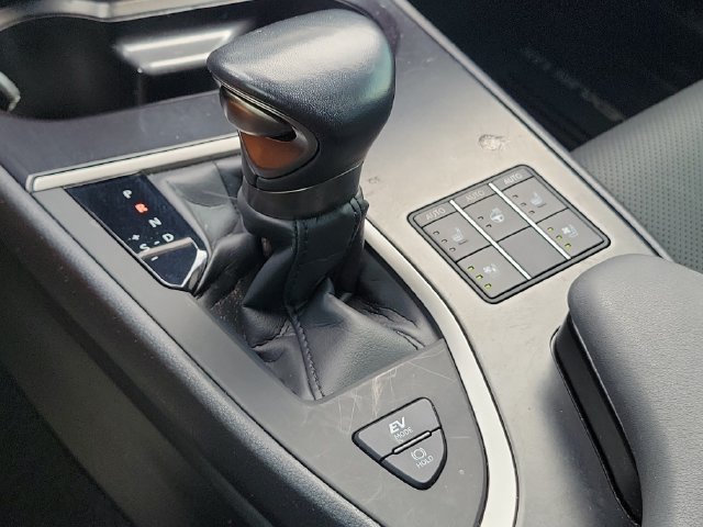 Used 2024 Lexus UX 250h FWD w/ Premium Package image 38