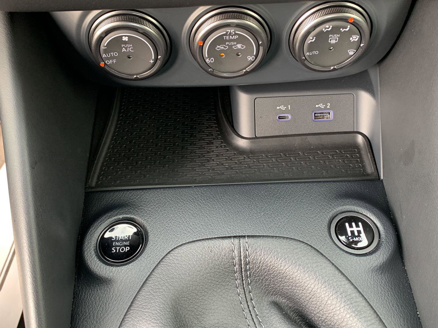 Certified 2024 Nissan Z Performance w/ Heritage Edition image 28