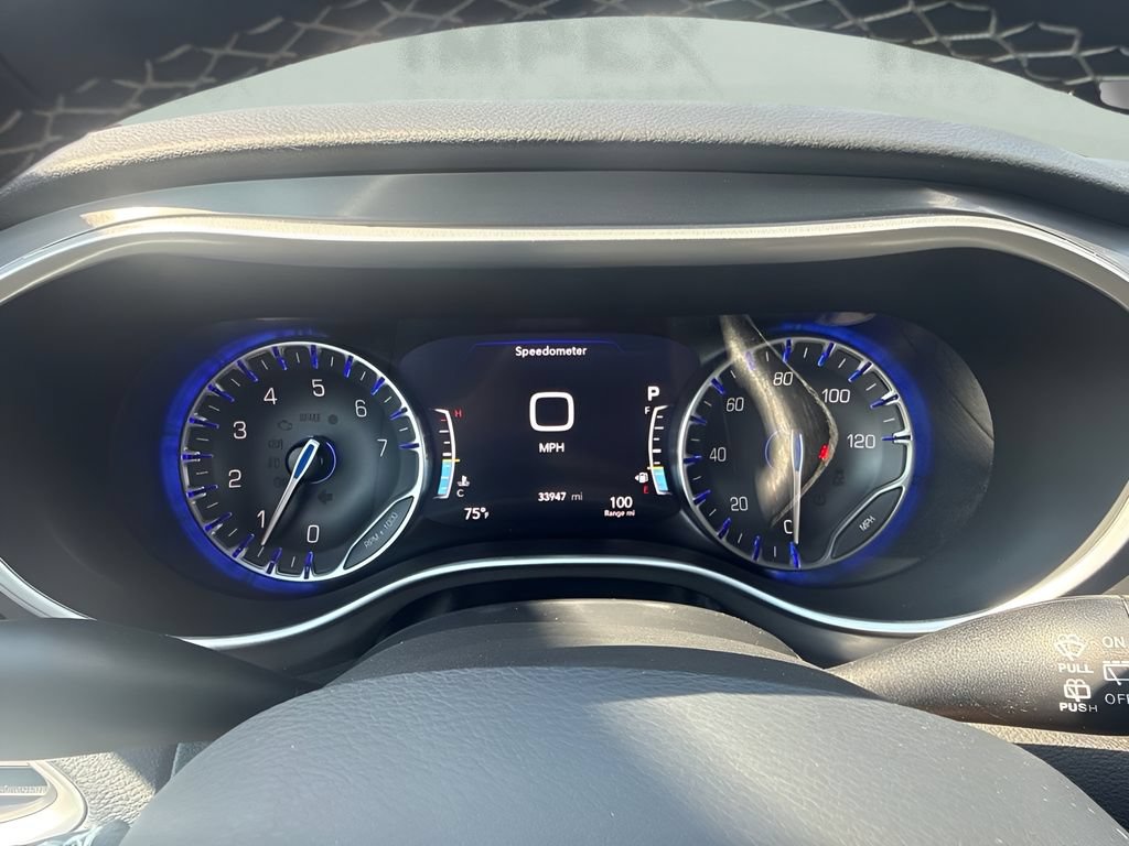 Used 2025 Chrysler Voyager LX FWD image 15
