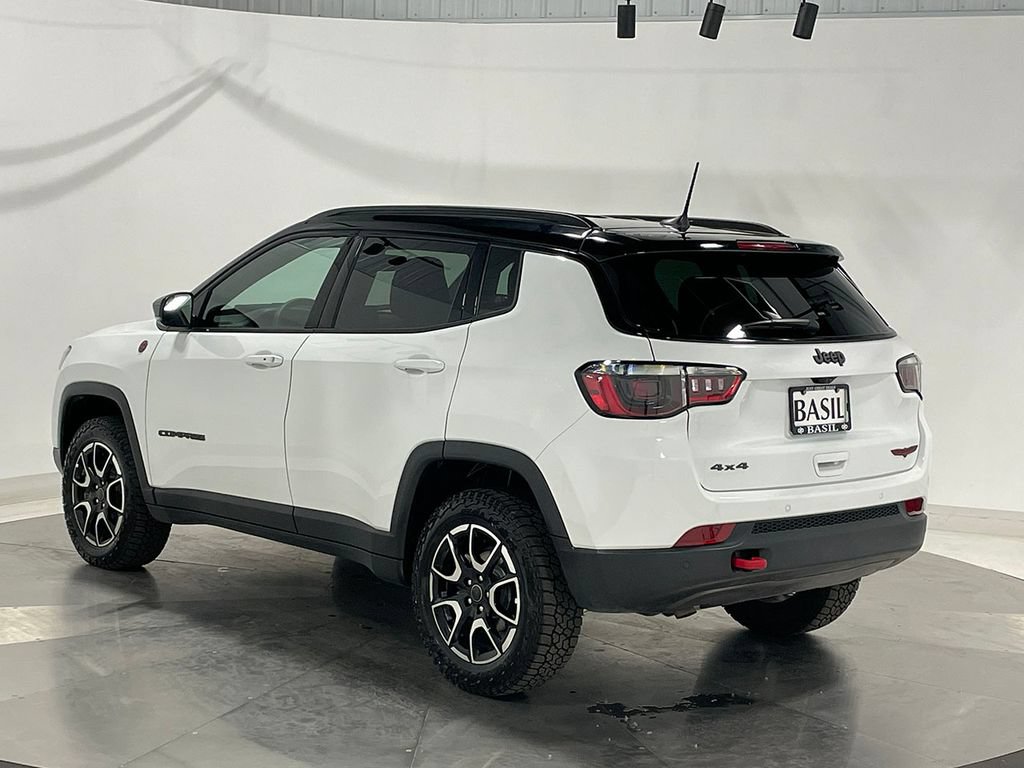 Used 2026 Jeep Compass Trailhawk AWD/4WD image 14
